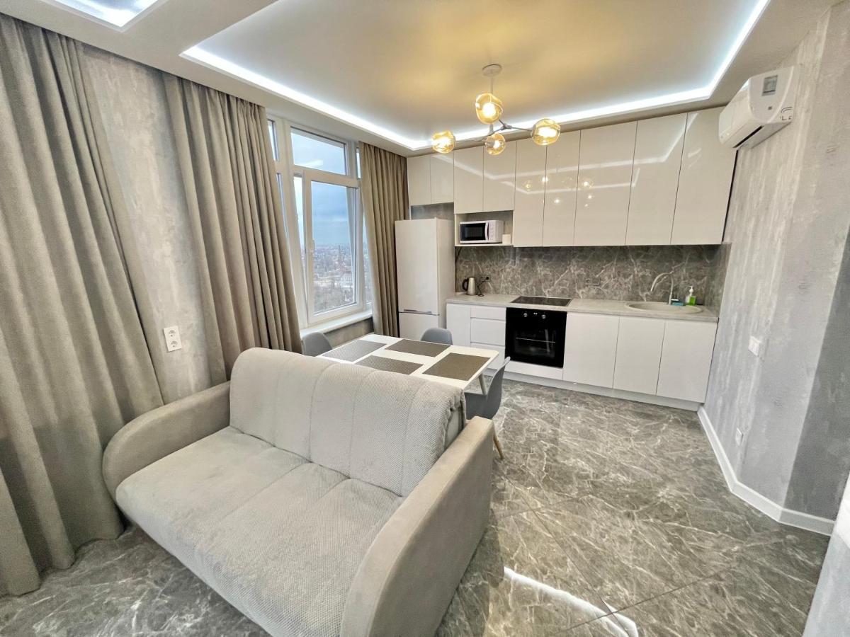Сozy 704 Sunrise Apartments On The 22Nd Floor In The Center Odesa Exterior photo