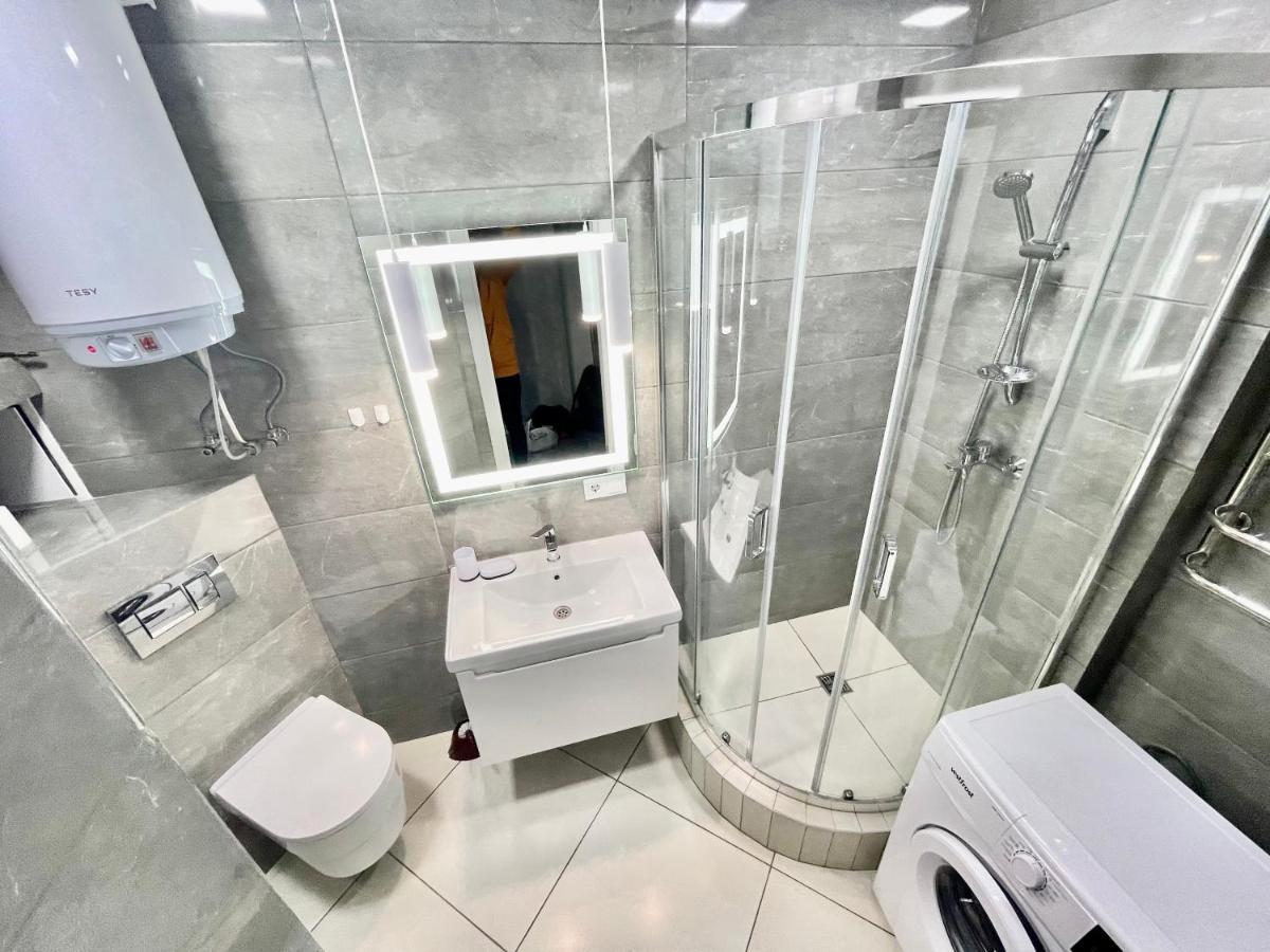 Сozy 704 Sunrise Apartments On The 22Nd Floor In The Center Odesa Exterior photo