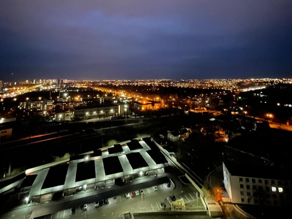 Сozy 704 Sunrise Apartments On The 22Nd Floor In The Center Odesa Exterior photo